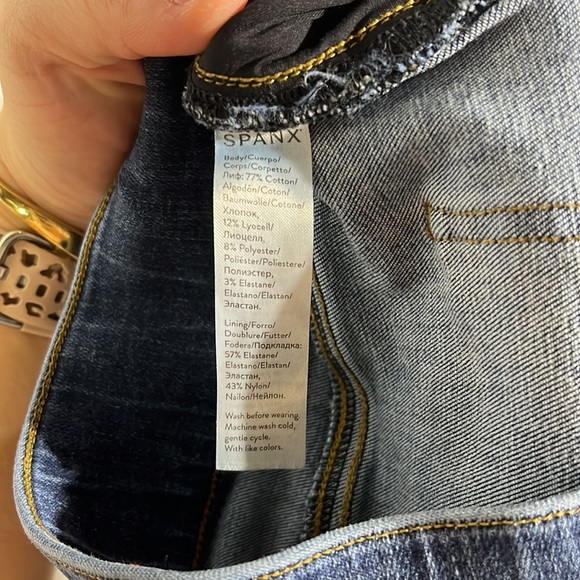 SPANX Distressed Medium Wash Denim High Rise Elastic Waist Jegging Size Medium - Picture 10 of 10
